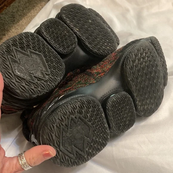 Lebron James black history special edition basketball shoes size 6Y - Picture 6 of 14